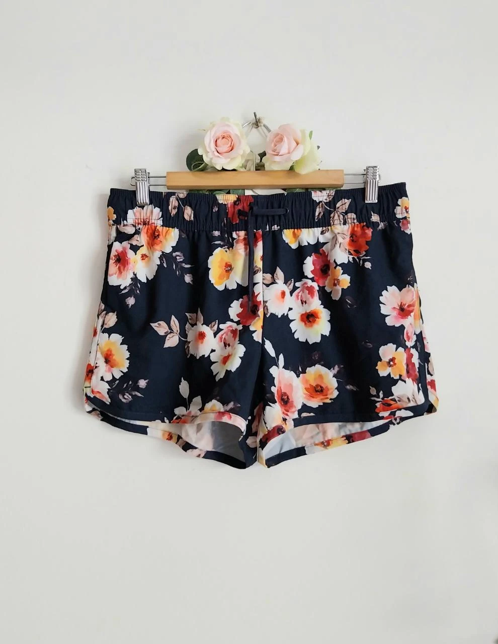 Short de bain bleu marine fleuri taille élastique C&A Taille 40